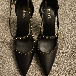 Michael Kors black studded pump